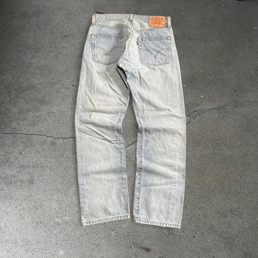 Vintage 2000s men's Levi's 501xx light wash distressed denim jeans Size 30x30